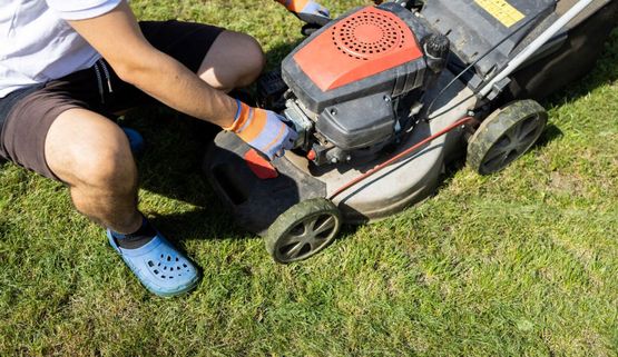 Jak wybrać kosiarkę spalinową do Twojego ogrodu?