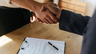 Umowa dożywocia – co to jest? Czy warto ją zawrzeć?